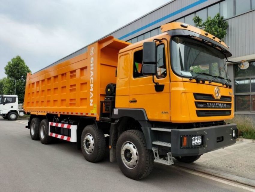 SHACMAN F3000 ダンプトラック 8x4 375hp モデル SX3255DT384のためのユーロVイエローティパー