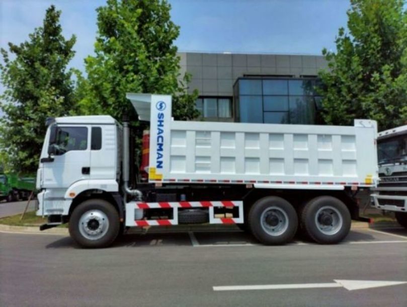 SHACMAN F3000 ダンプトラック 6x4 WEICHAI エンジン 420hp 10タイヤのユーロII ホワイトティッパー