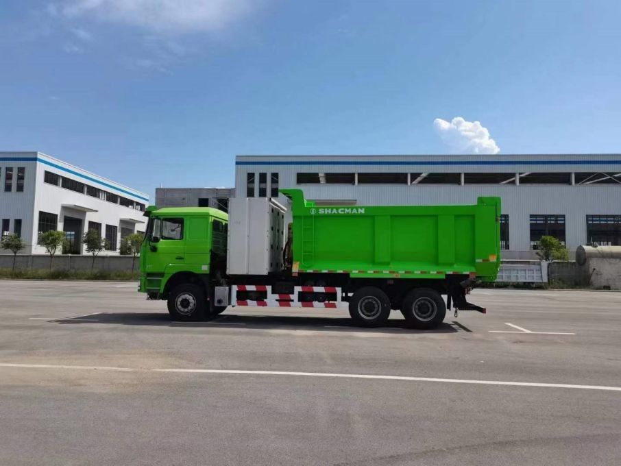 10ホイール SHACMAN F3000 CNGダンプトラック 6x4 ユーロV WEICHAI-430HP 緑 建設と鉱山のための完璧な