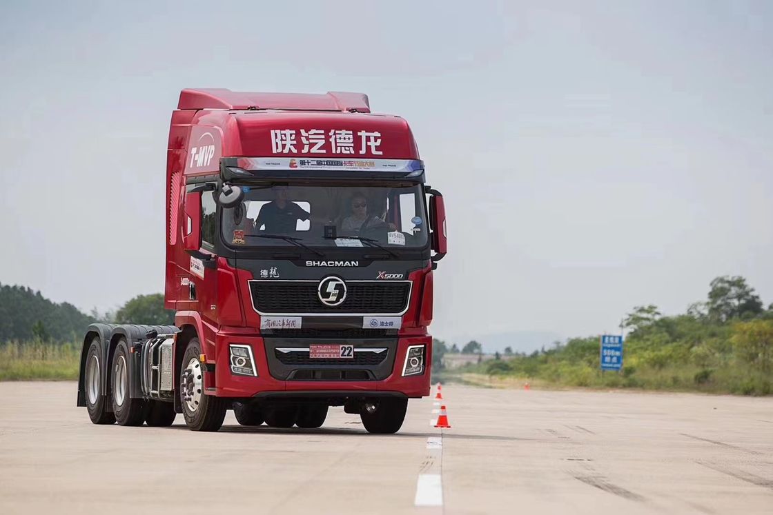 WP12.460E50 エンジンと通常の空気フィルター装備 SHACMAN X5000 トラクターヘッド 6x4 460HP EuroV レッド トラック トラクターヘッド