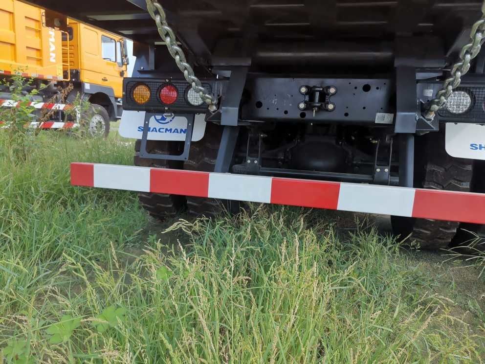 SHACMAN 3軸ダンプトラック F3000 6x4 430HP ユーロII 25トンの3軸ダンプトラック
