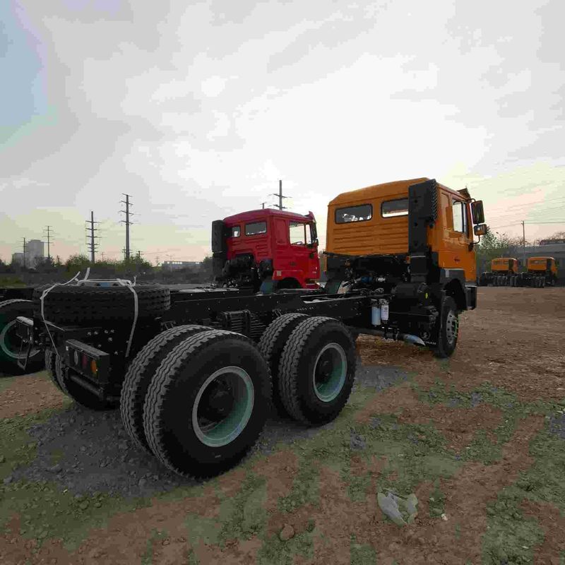 レッド SHACMAN F3000 375HP ユーロV 6輪 トラクターヘッド 4x2 WEICHAI エンジン