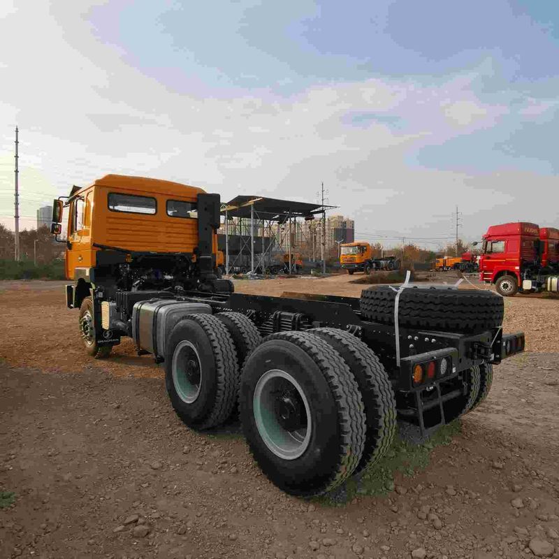 レッド SHACMAN F3000 375HP ユーロV 6輪 トラクターヘッド 4x2 WEICHAI エンジン