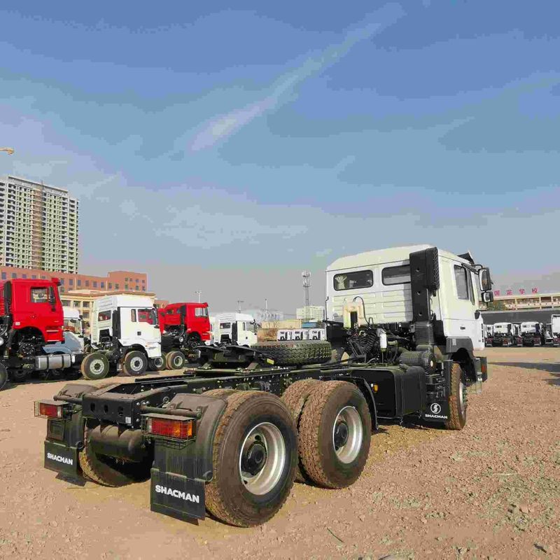 レッド SHACMAN F3000 375HP ユーロV 6輪 トラクターヘッド 4x2 WEICHAI エンジン