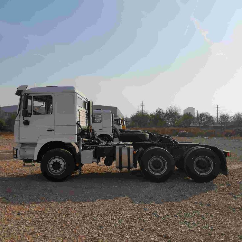 レッド SHACMAN F3000 375HP ユーロV 6輪 トラクターヘッド 4x2 WEICHAI エンジン