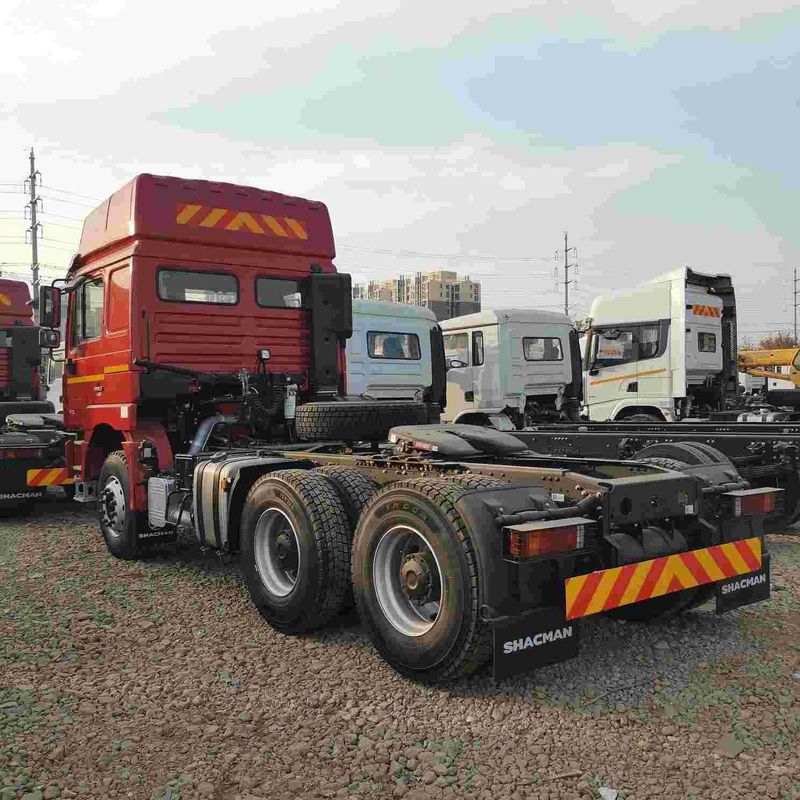レッド SHACMAN F3000 375HP ユーロV 6ホイール トラクターヘッド 4x2 WEICHAI エンジン