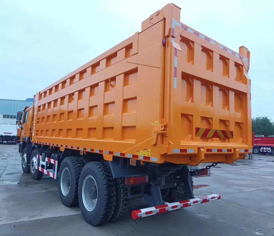SHACMAN 3軸ダンプトラック F3000 8x4 430HP EuroII 25トンの3軸ダンプトラック