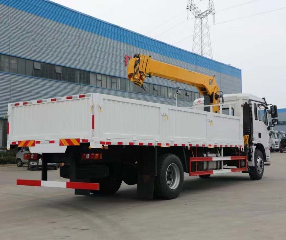 SHACMAN L3000 4X2 10トンの負荷容量 貨物トラック 240HP 貨物輸送クレーン 良質