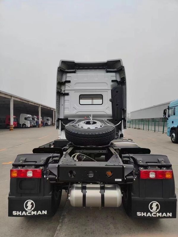 手動ギアチェンジ 10ホイラー トラクタートラック SHACMAN 430hp X3000 4x2 ダブルスリーパーキャビンの トラクターヘッド