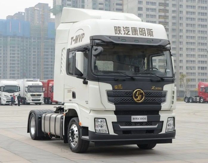 SHACMAN トラクター トラック 6ホイール X3000 4x2 左運転手 ダブルスリープ アルジェリアのための強いトラクターヘッド