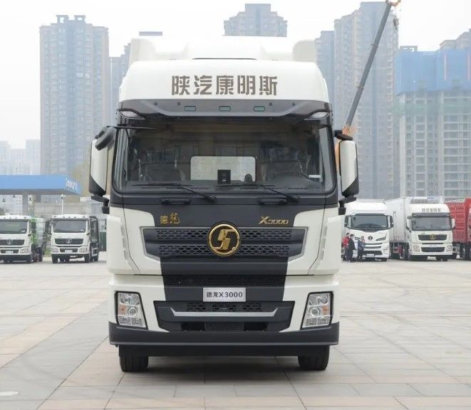 SHACMAN トラクター トラック 6ホイール X3000 4x2 左運転手 ダブルスリープ アルジェリアのための強いトラクターヘッド